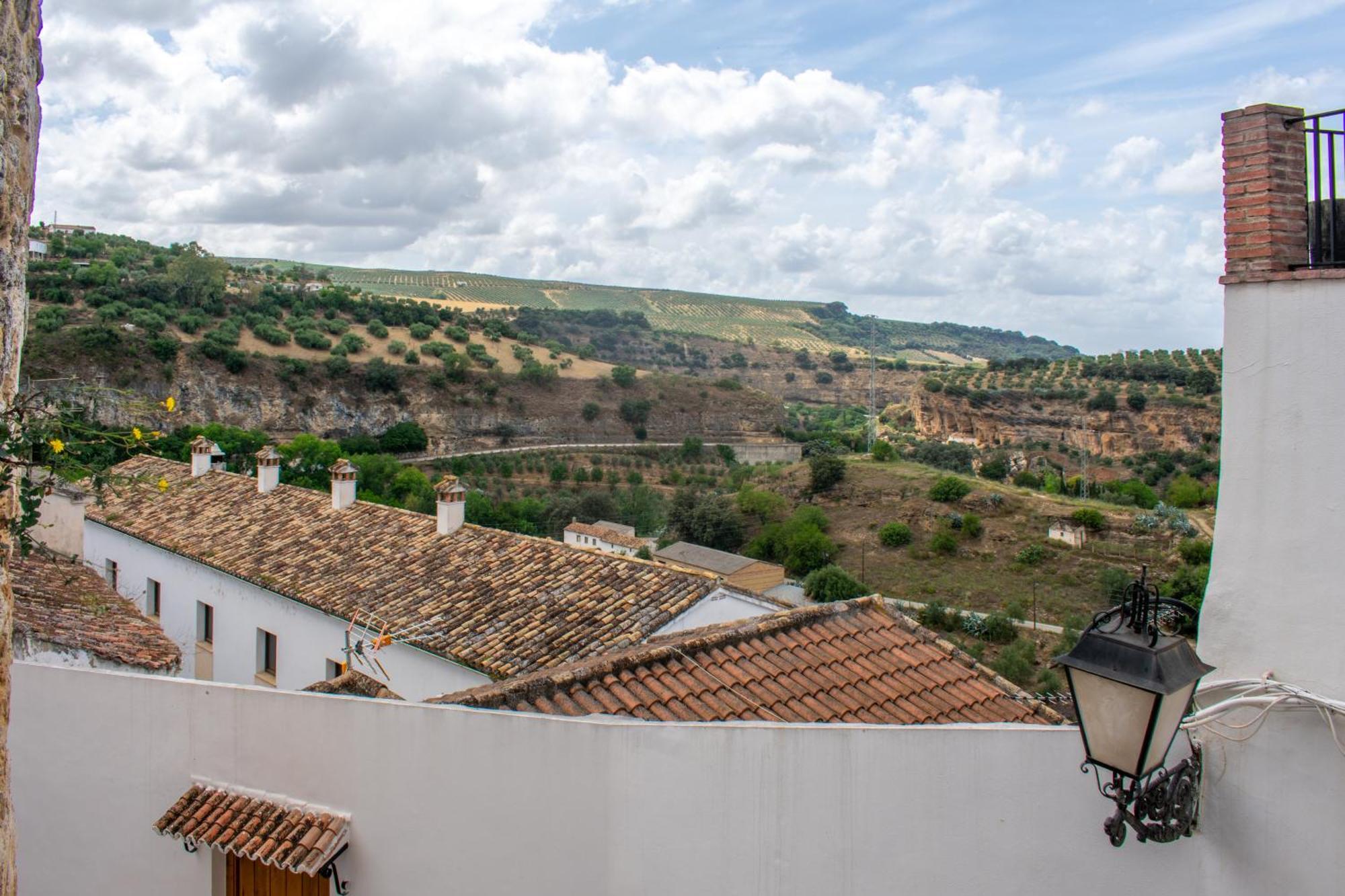 Vila Casa Puerta Arabe Setenil De Las Bodegas Exteriér fotografie
